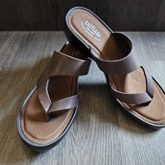 *Eastland Laurel Wedge Sandal* - Picture 9 of 9